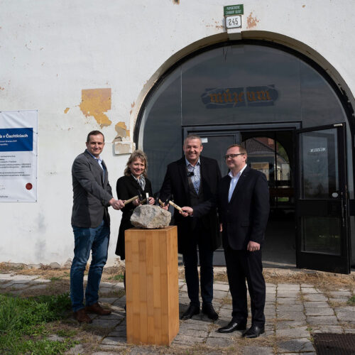 Unikátnu historickú pamiatku pod legendami opradeným hradom kompletne zrekonštruujú